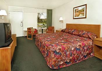 Motel 6 Columbia - University Of South Carolina Экстерьер фото