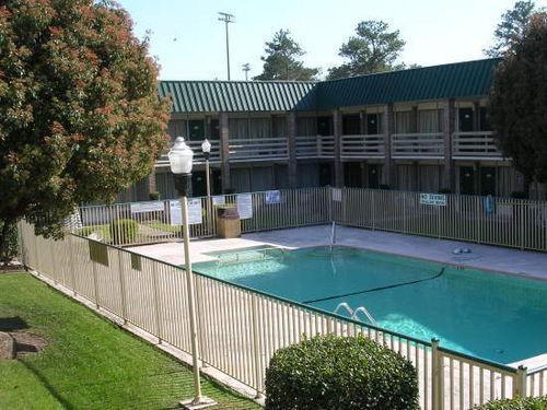 Motel 6 Columbia - University Of South Carolina Экстерьер фото